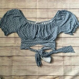 Love by J Blue Floral Crop Top Size X-Large Tie Back Puff Sleeve Blouse NWT Boho